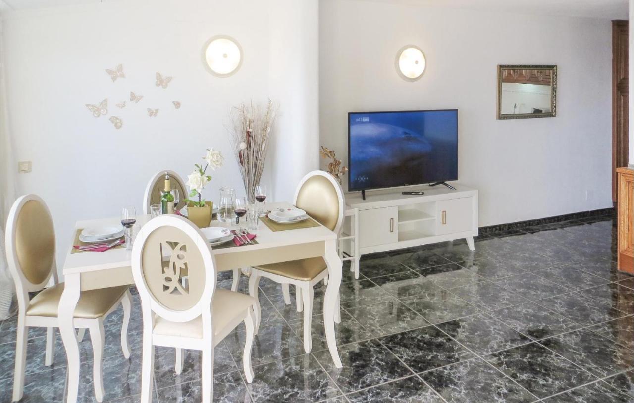 2 Bedroom Stunning Apartment In Torrevieja Kültér fotó