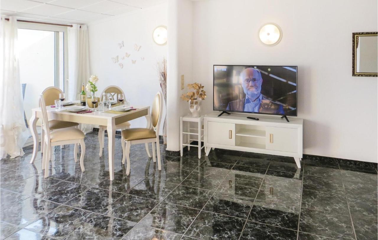 2 Bedroom Stunning Apartment In Torrevieja Kültér fotó