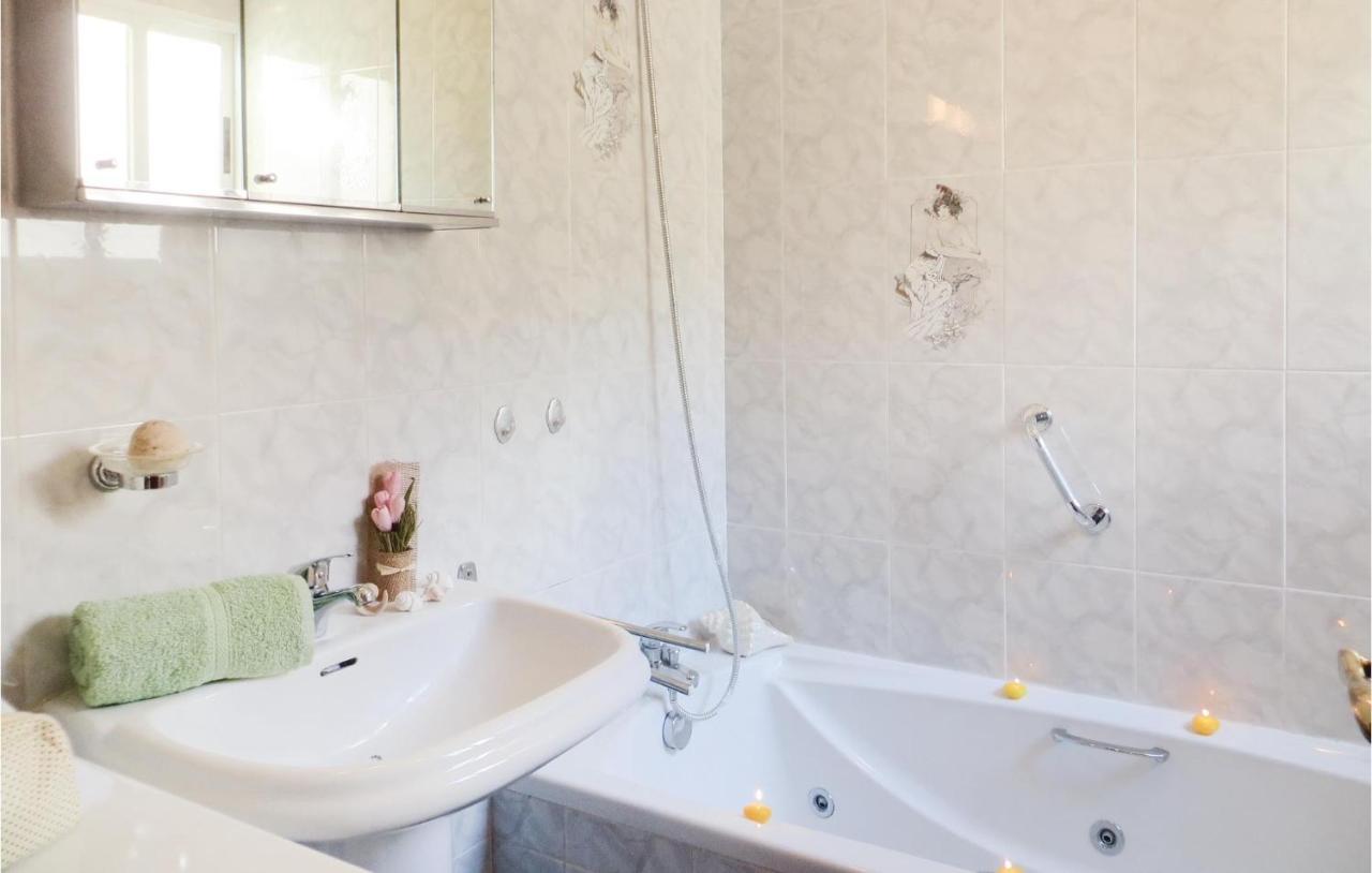 2 Bedroom Stunning Apartment In Torrevieja Kültér fotó